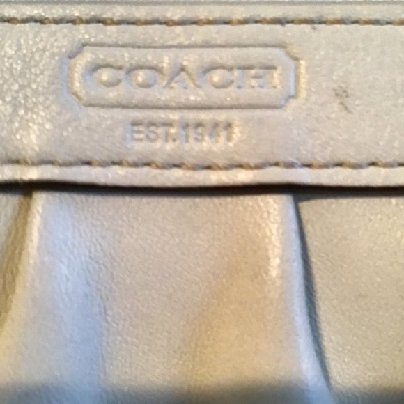 Coach Off-White Leather Zip Wristlet and Vintage Mini Wallet - Picture 2 of 8